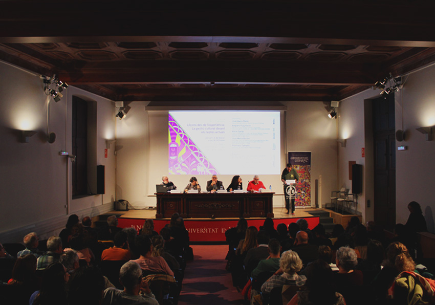 Xarrada de l'Observatori Cultural de la UV a La Nau.